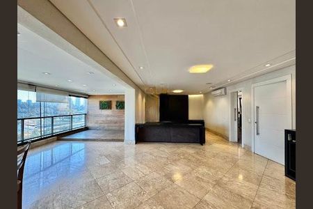 Apartamento à venda com 209m², 3 quartos e 4 vagas