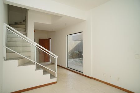 Casa de condomínio para alugar com 118m², 3 quartos e 2 vagas Casa de condomínio para alugar com 118m², 3 quartos e 2 vagasSala