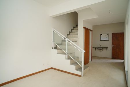 Sala de casa de condomínio para alugar com 3 quartos, 118m² em Itaipu, Niterói