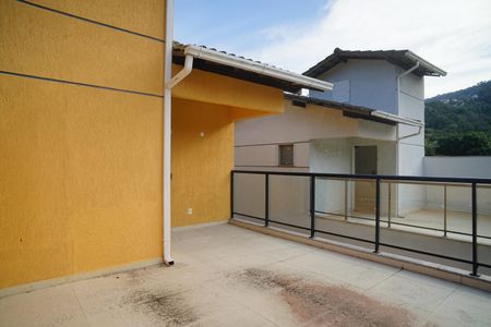 Casa de condomínio para alugar com 118m², 3 quartos e 2 vagas Casa de condomínio para alugar com 118m², 3 quartos e 2 vagasTerraço