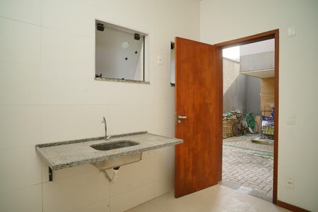 Cozinha de casa de condomínio para alugar com 3 quartos, 118m² em Itaipu, Niterói