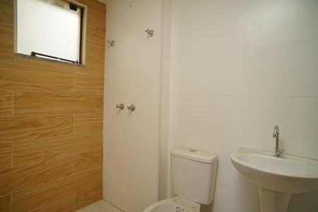 Casa de condomínio para alugar com 118m², 3 quartos e 2 vagas Casa de condomínio para alugar com 118m², 3 quartos e 2 vagasBanheiro do Quarto 2