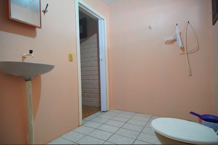 Casa para alugar com 200m², 2 quartos e 4 vagasBanheiro 1