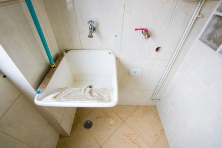 Área de serviço de apartamento para alugar com 3 quartos, 59m² em Vila Valparaíso, Santo André
