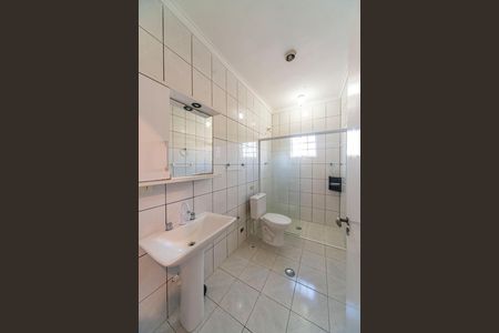 Casa para alugar com 220m², 3 quartos e 3 vagas Casa para alugar com 220m², 3 quartos e 3 vagasBanheiro