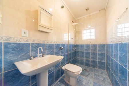 Casa para alugar com 220m², 3 quartos e 3 vagas Casa para alugar com 220m², 3 quartos e 3 vagasBanheiro do Quarto 3