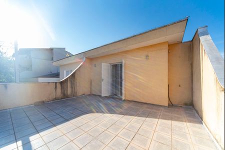 Casa para alugar com 220m², 3 quartos e 3 vagas Casa para alugar com 220m², 3 quartos e 3 vagasVaranda do Quarto 3