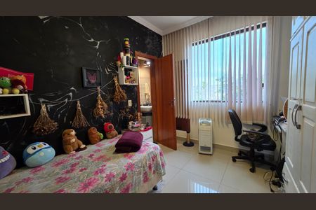 Casa à venda com 200m², 4 quartos e 3 vagas