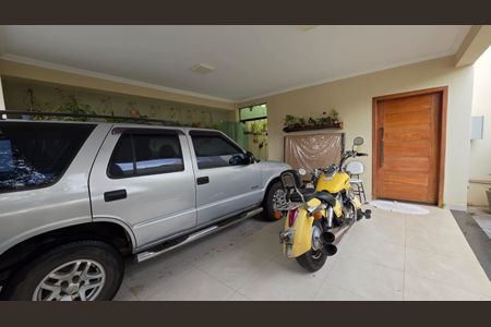 Casa à venda com 200m², 4 quartos e 3 vagas