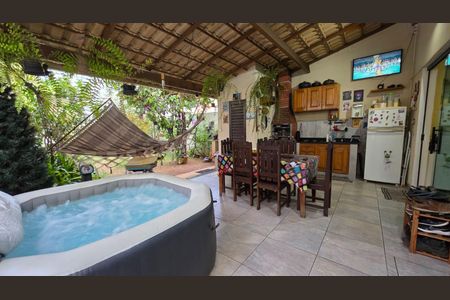 Casa à venda com 200m², 4 quartos e 3 vagas