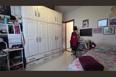 Casa à venda com 200m², 4 quartos e 3 vagas