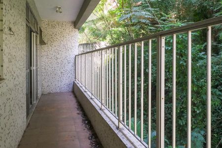 Apartamento para alugar com 131m², 3 quartos e 1 vaga