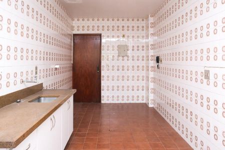 Apartamento para alugar com 131m², 3 quartos e 1 vaga