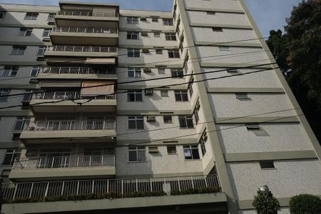 Apartamento para alugar com 131m², 3 quartos e 1 vaga