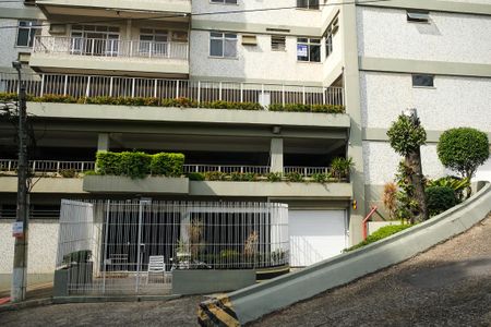 Apartamento para alugar com 131m², 3 quartos e 1 vaga