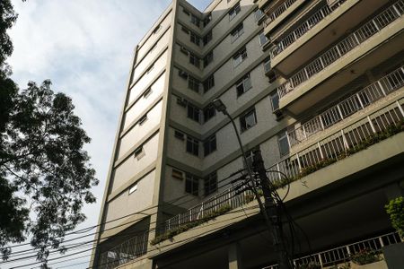 Apartamento para alugar com 131m², 3 quartos e 1 vaga