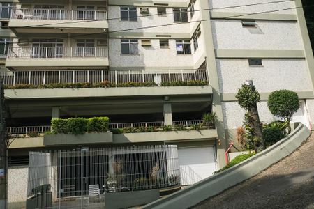 Apartamento para alugar com 131m², 3 quartos e 1 vaga