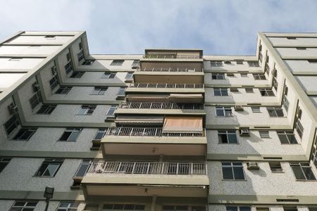 Apartamento para alugar com 131m², 3 quartos e 1 vaga