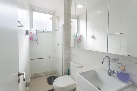 Apartamento à venda com 85m², 3 quartos e 2 vagas Apartamento à venda com 85m², 3 quartos e 2 vagasBanheiro Social