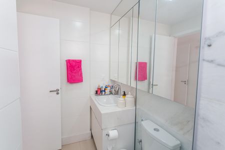 Apartamento à venda com 85m², 3 quartos e 2 vagas Apartamento à venda com 85m², 3 quartos e 2 vagasBanheiro da Suíte