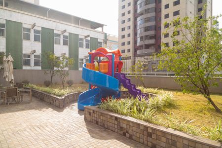Apartamento à venda com 85m², 3 quartos e 2 vagas Apartamento à venda com 85m², 3 quartos e 2 vagasÁrea comum - Playground
