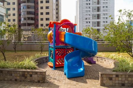 Apartamento à venda com 85m², 3 quartos e 2 vagas Apartamento à venda com 85m², 3 quartos e 2 vagasÁrea comum - Playground
