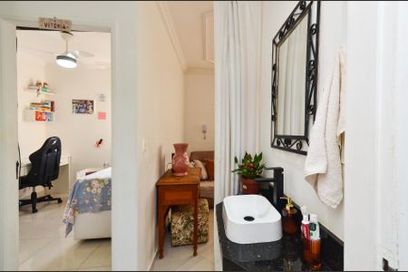 Apartamento à venda com 53m², 2 quartos e 1 vaga Apartamento à venda com 53m², 2 quartos e 1 vagaBanheiro Social