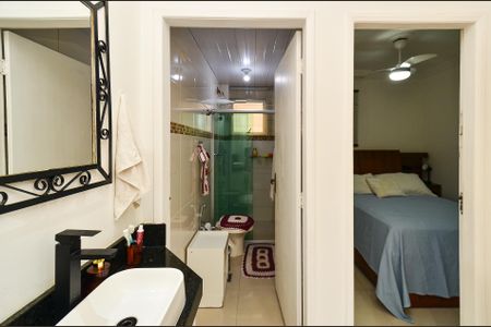 Apartamento à venda com 53m², 2 quartos e 1 vaga Apartamento à venda com 53m², 2 quartos e 1 vagaBanheiro Social