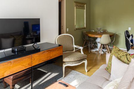 Apartamento à venda com 70m², 2 quartos e 1 vaga Apartamento à venda com 70m², 2 quartos e 1 vagaSala