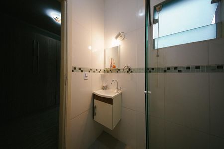Casa de condomínio à venda com 88m², 2 quartos e 1 vaga Casa de condomínio à venda com 88m², 2 quartos e 1 vagaBanheiro da Suíte 2