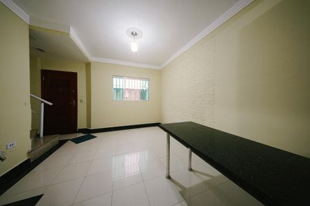 Sala de casa de condomínio à venda com 2 quartos, 88m² em Vila Araguaia, São Paulo