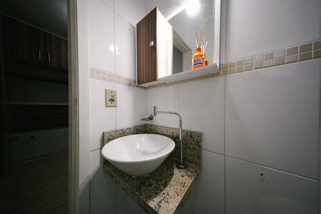 Casa de condomínio à venda com 88m², 2 quartos e 1 vaga Casa de condomínio à venda com 88m², 2 quartos e 1 vagaBanheiro da Suíte 1