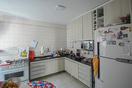 Apartamento à venda com 54m², 2 quartos e 1 vaga Apartamento à venda com 54m², 2 quartos e 1 vagaCozinha e Área de Serviço