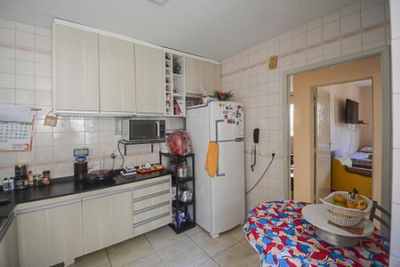 Apartamento à venda com 54m², 2 quartos e 1 vaga Apartamento à venda com 54m², 2 quartos e 1 vagaCozinha e Área de Serviço