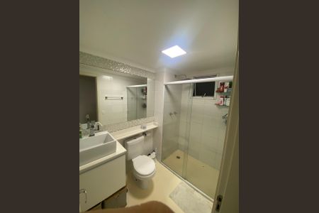 Banheiro de apartamento à venda com 2 quartos, 49m² em Jardim Las Vegas, Guarulhos