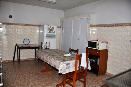 Casa à venda com 168m², 4 quartos e 3 vagas Casa à venda com 168m², 4 quartos e 3 vagasCozinha