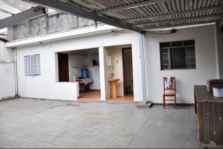 Casa à venda com 168m², 4 quartos e 3 vagas Casa à venda com 168m², 4 quartos e 3 vagasEdícula