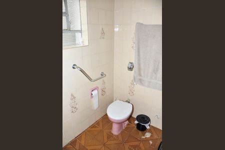 Casa à venda com 168m², 4 quartos e 3 vagas Casa à venda com 168m², 4 quartos e 3 vagasBanheiro Social