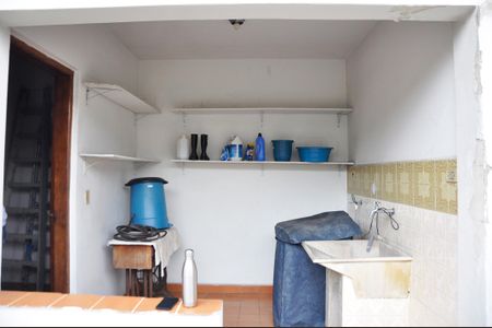 Casa à venda com 168m², 4 quartos e 3 vagas Casa à venda com 168m², 4 quartos e 3 vagasEdícula