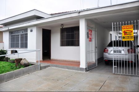 Casa à venda com 168m², 4 quartos e 3 vagas Casa à venda com 168m², 4 quartos e 3 vagasGaragem