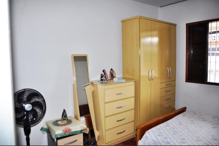 Casa à venda com 168m², 4 quartos e 3 vagas Casa à venda com 168m², 4 quartos e 3 vagasQuarto 1