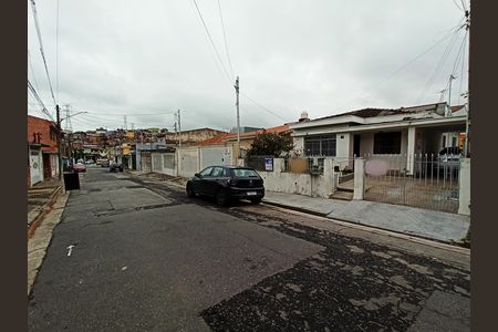 Casa à venda com 168m², 4 quartos e 3 vagas Casa à venda com 168m², 4 quartos e 3 vagasFachada