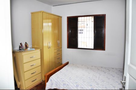 Casa à venda com 168m², 4 quartos e 3 vagas Casa à venda com 168m², 4 quartos e 3 vagasQuarto 1