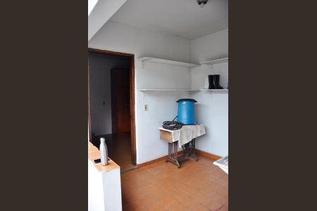 Casa à venda com 168m², 4 quartos e 3 vagas Casa à venda com 168m², 4 quartos e 3 vagasEdícula