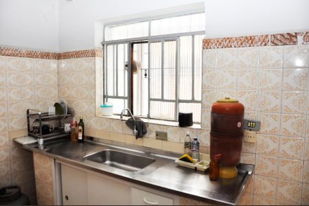 Casa à venda com 168m², 4 quartos e 3 vagas Casa à venda com 168m², 4 quartos e 3 vagasCozinha