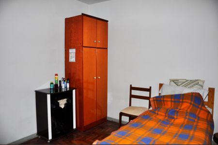 Casa à venda com 168m², 4 quartos e 3 vagas Casa à venda com 168m², 4 quartos e 3 vagasQuarto 2