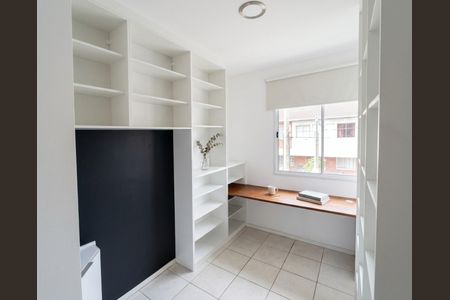 Quarto de casa de condomínio à venda com 3 quartos, 86m² em Vargem Pequena, Rio de Janeiro