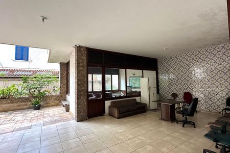 Apartamento para alugar com 117m², 3 quartos e sem vaga