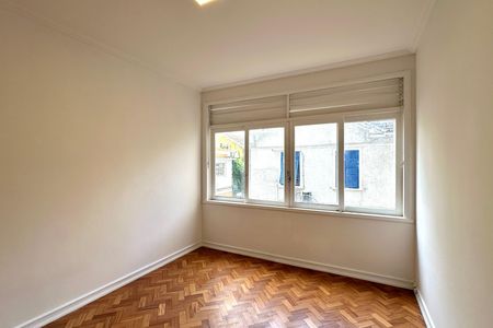Apartamento para alugar com 117m², 3 quartos e sem vaga