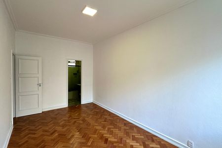 Apartamento para alugar com 117m², 3 quartos e sem vaga